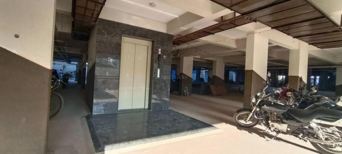 7 Seasons Palm Suite With Sky Orbit, Balcony, Swimming Pool, Wifi, Playground Rajkot Exterior foto