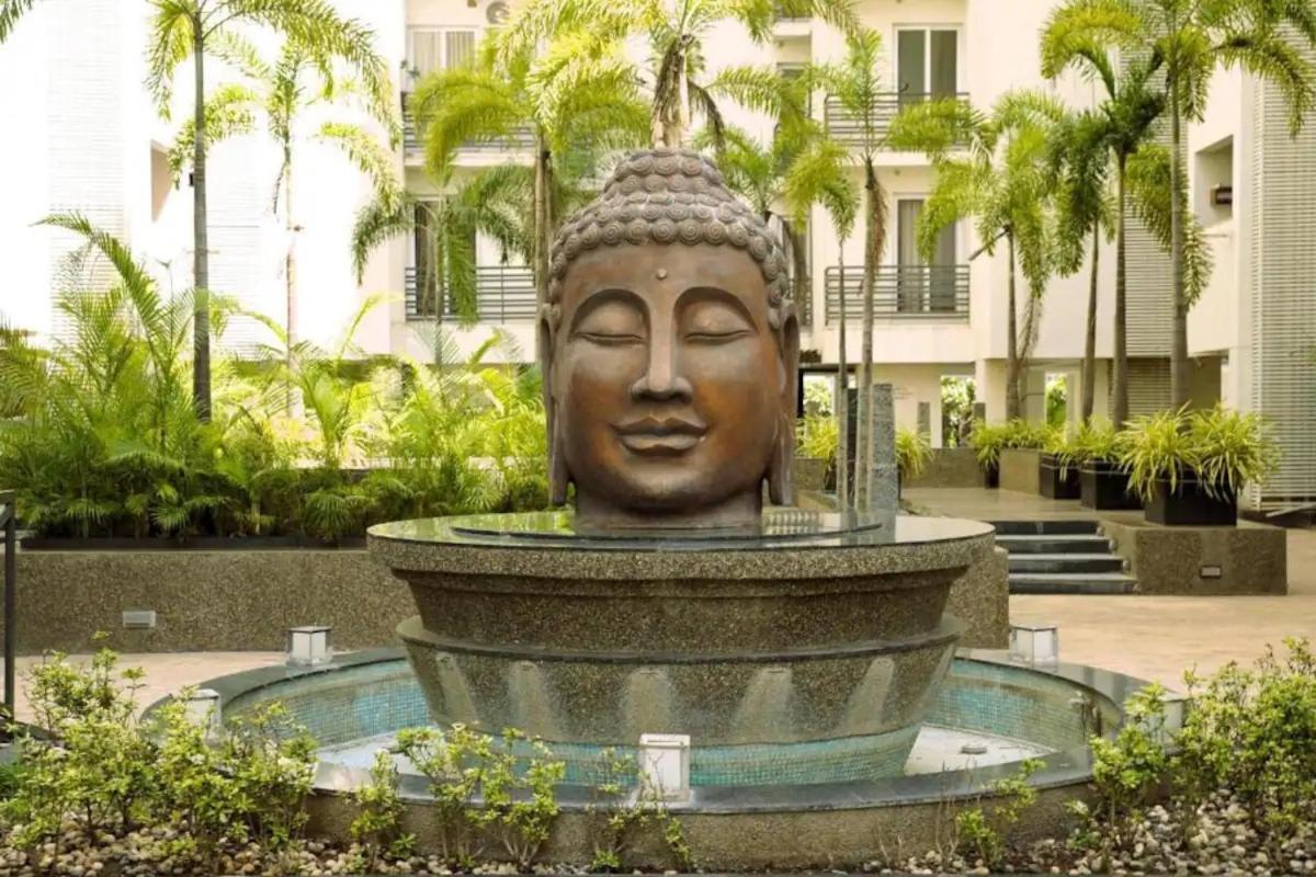 7 Seasons Palm Suite With Sky Orbit, Balcony, Swimming Pool, Wifi, Playground Rajkot Exterior foto